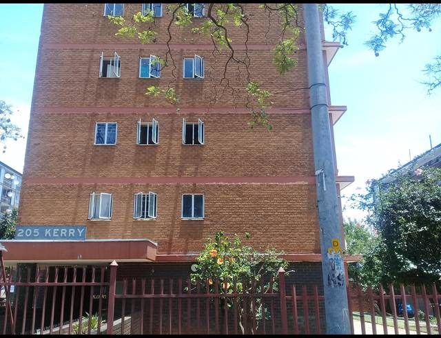 2.5 BEDROOM FLAT FOR SALE IN SUNNYSIDE